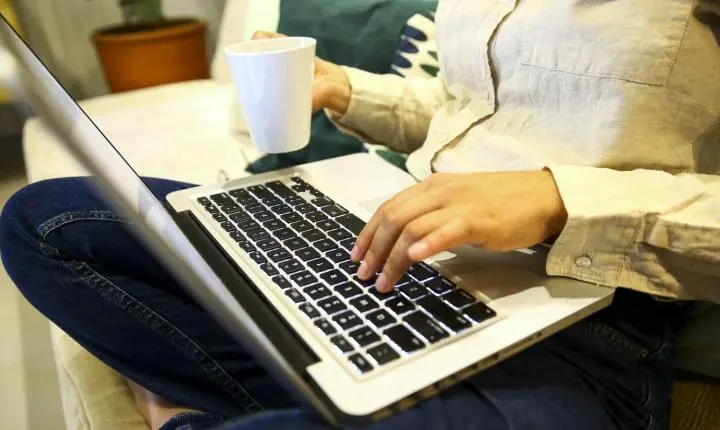 AGU aciona Google para remover perfis que promovem apostas ilegais no YouTube