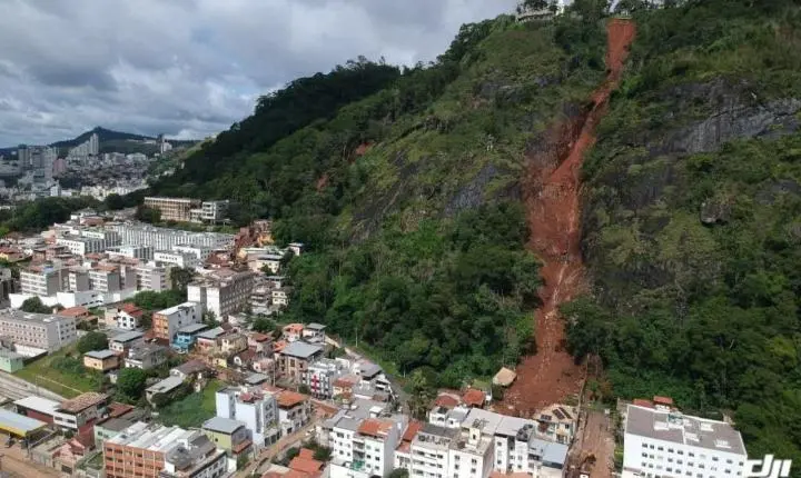 Atraso em laudo do Morro do Cristo aumenta tensão e mantém moradores fora de casa em Juiz de Fora