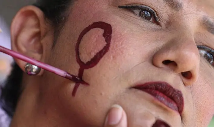 Crescimento alarmante da violência política de gênero marca o país em 2026
