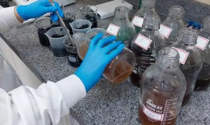 Baixas doses de soda cáustica aumentam a produção de biogás a partir de resíduos de banana