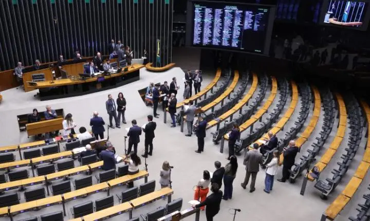 Câmara dos Deputados aprova criação de 51 vagas no TRT-7 em Fortaleza