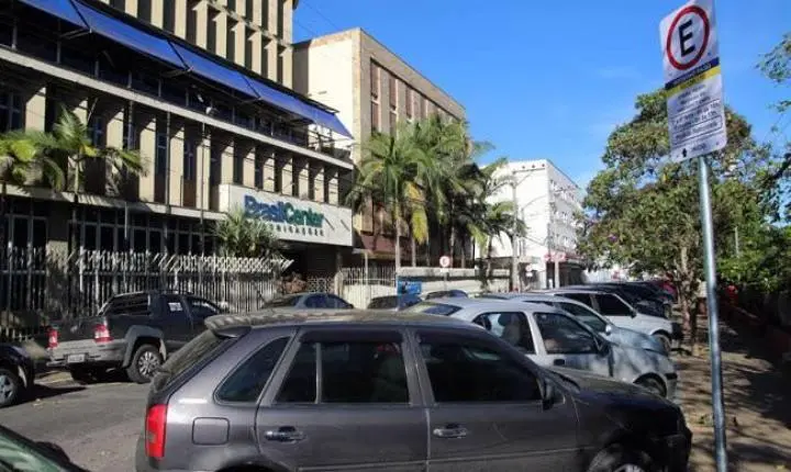 Câmara aprova isenção de Área Azul na Rua José Calil Ahouagi, no Centro de Juiz de Fora