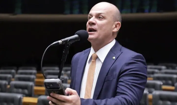 Câmara altera regras de aposentadoria para policiais e bombeiros