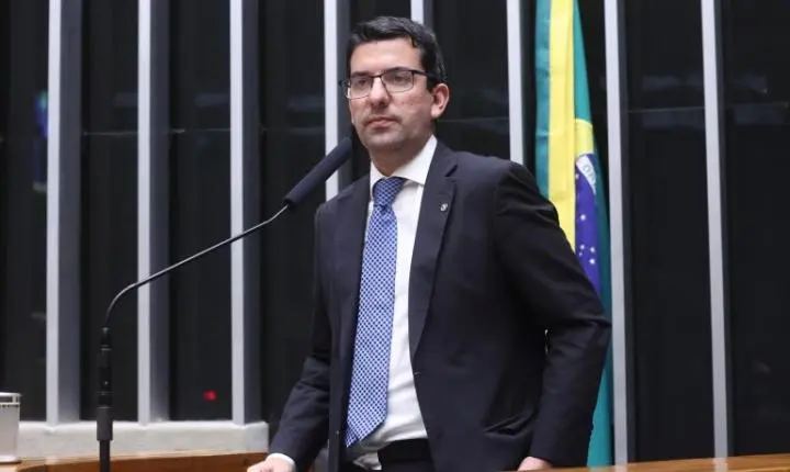 Câmara rejeita novo regime bancário para socorrer instituições em crise