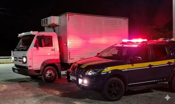 Caminhão com queixa de furto é recuperado pela PRF na BR-040 em Juiz de Fora