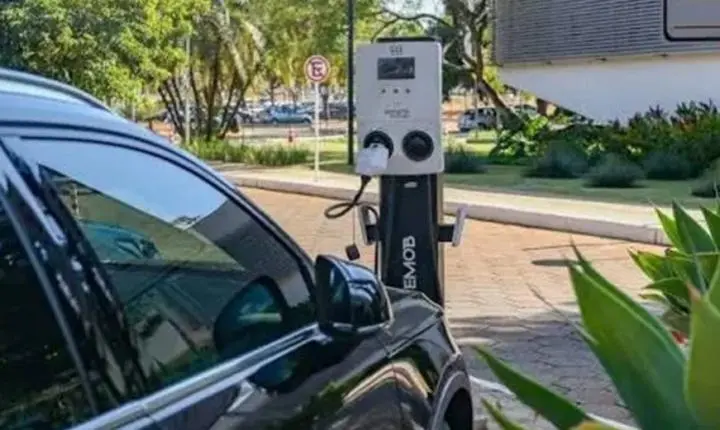 Notícias de Minas Gerais: isenção para elétricos e queda no desemprego