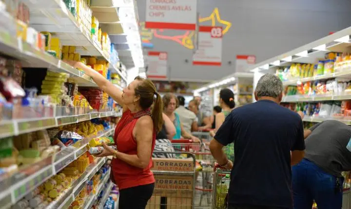 Cesta básica fica mais cara em 17 capitais brasileiras, com destaque para Boa Vista, revela Dieese