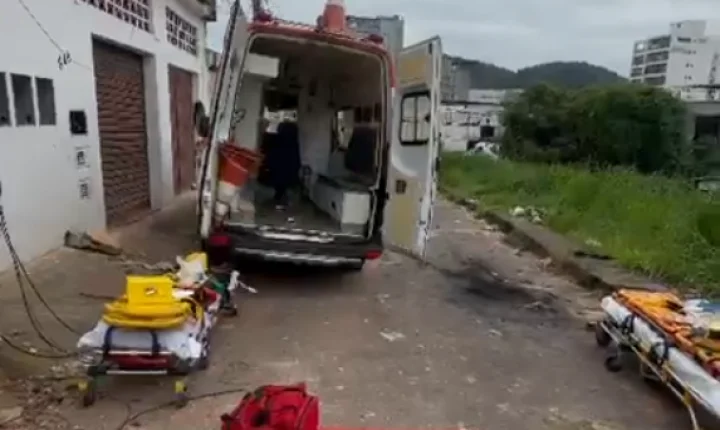 Colisão entre dois carros deixa um morto e seis feridos na BR-262 em Abre Campo