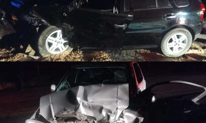 Colisão frontal entre dois carros deixa dois mortos e três feridos na MG-448, em Santa Bárbara do Tugúrio