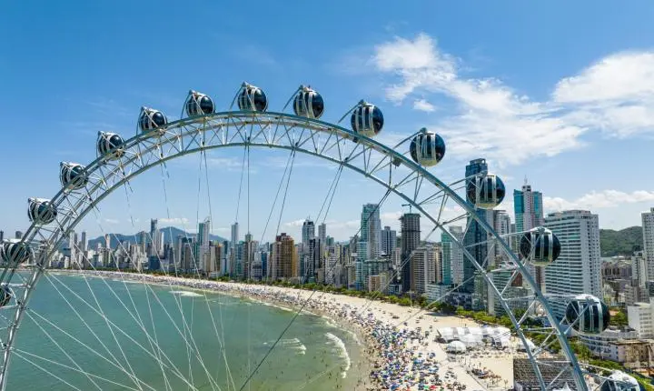 Com R$ 135 milhões em outorgas, Balneário Camboriú quer ampliar arrecadação com nova lei que permite arranha-céus nos bairros