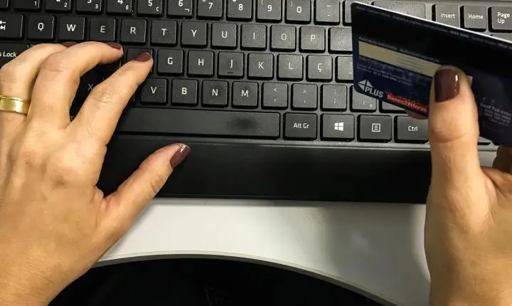 Governo regulamenta comércio eletrônico para agilizar compras públicas
