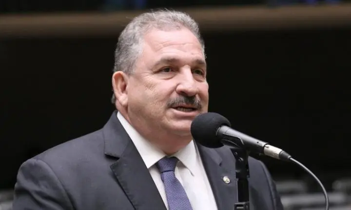 Câmara dos Deputados avança com proposta que autoriza o custeio de água e luz para feiras