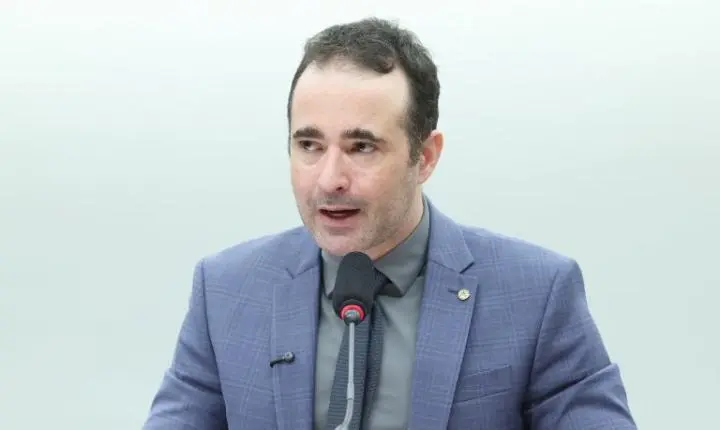 Comissão aprova Auxílio Mãe Atípica de R$ 600 para responsáveis por crianças com deficiência