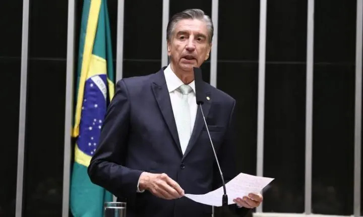 Comissão de Educação da Câmara aprova diretrizes para educação climática e sustentabilidade no currículo escolar