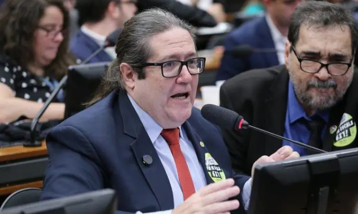 Comissão de educação da Câmara dos Deputados aprova projeto que fortalece grêmios estudantis