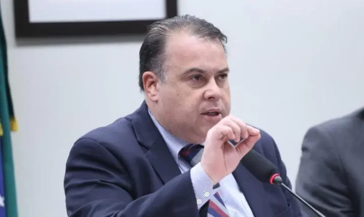 Comissão da Câmara aprova programa de capacitação digital para idosos