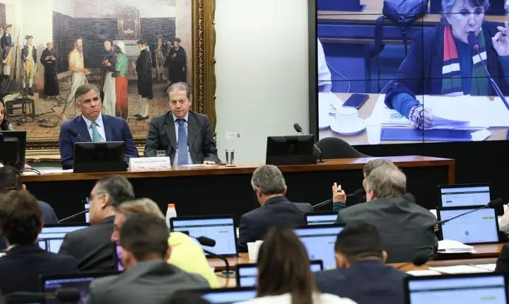 Câmara dos Deputados aprova redução da maioridade penal para 16 anos em comissão