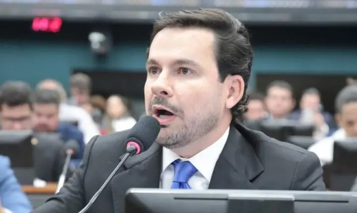 CCJ aprova o fim da taxa de fiscalização de telefonia celular na Câmara