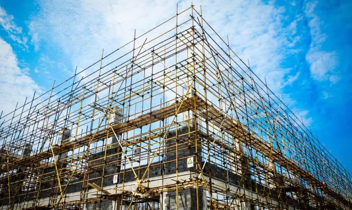 Construção civil em Minas Gerais recua no início de 2026 e acende sinal de alerta