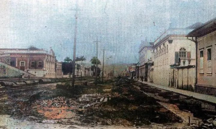 Construção da Avenida Barão do Rio Branco em 1905
