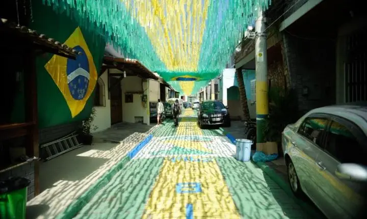 Copa do Mundo e festas juninas: Cemig alerta para riscos com fogueiras e enfeites perto da rede elétrica