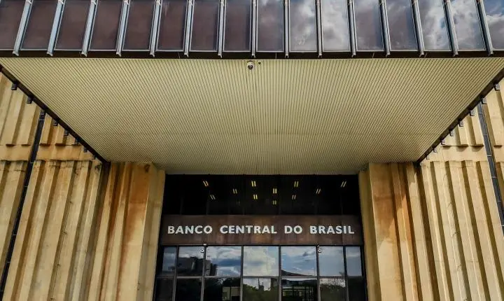Copom inicia reunião para decidir novo rumo da Taxa Selic nesta terça-feira