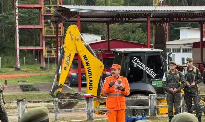 Corpo de Bombeiros realiza treinamento de primeiros socorros para militares do Tiro de Guerra