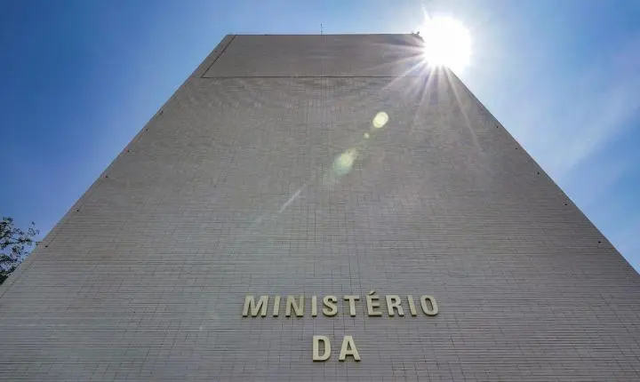 Bloqueio de R$ 22,1 bilhões no Orçamento de 2026 atinge Defesa e Cidades