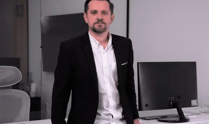 Depois de fazer história na Havan e humanizar a marca, estrategista de marketing leva modelo de negócio a agência “fora do tradicional”