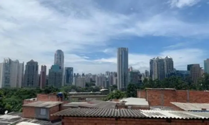 Desindustrialização, políticas públicas e dominância financeira redefiniram moradia e espaço urbano no Brasil