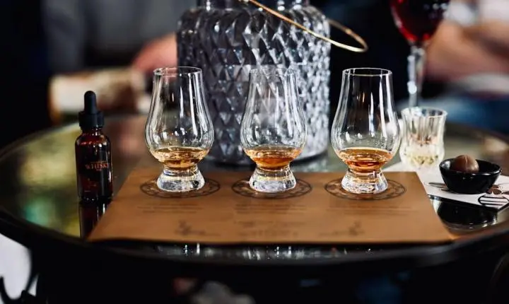 Dicas de degustação de whisky: Segredos que todo apreciador precisa saber!