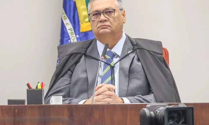 Dino determina afastamento do presidente do TCE do Maranhão por 180 dias