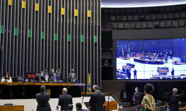 Flávio Dino intima dirigentes partidários a esclarecerem controle de emendas parlamentares
