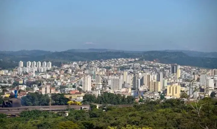 Coluna MG destaca Divinópolis como fenômeno político e economia estadual