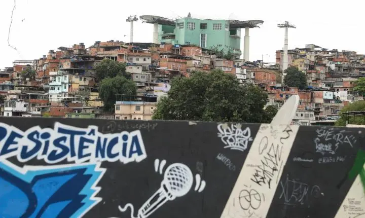 Educação e cidadania guiam demandas nas eleições das favelas no Rio