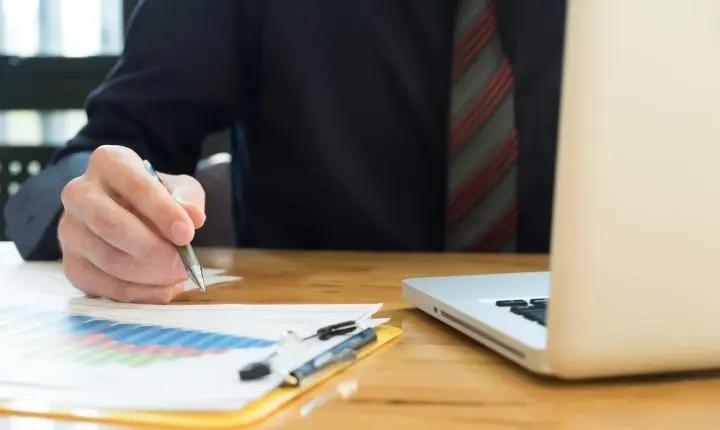 Empresas terão que decidir em setembro se ficam no Simples em 2027 e escolha pode afetar lucro
