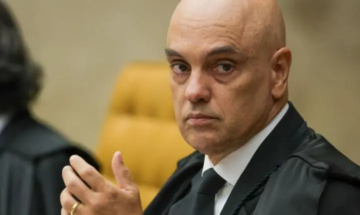 Fachin autoriza AGU a defender Alexandre de Moraes em ação nos Estados Unidos
