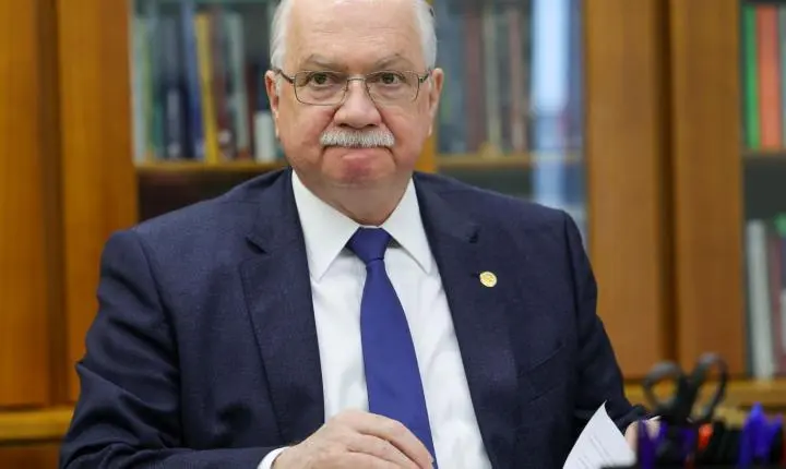 Fachin espera regras do STF sobre supersalários até o fim de junho