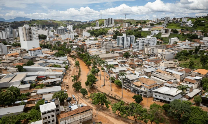 Famílias atingidas pelas chuvas em JF e Ubá devem confirmar dados cadastrais para receber auxílio federal