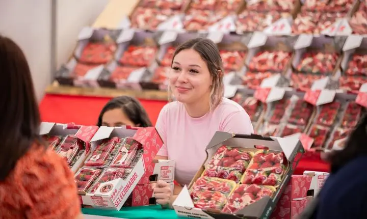 Festa de Flores e Morangos de Atibaia abre até 27/09