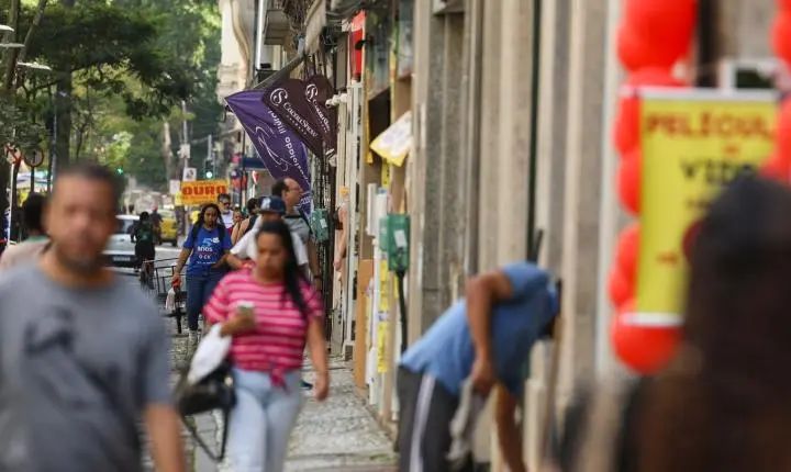 Fim da escala 6x1 avança no Senado e traz esperança de mais tempo livre