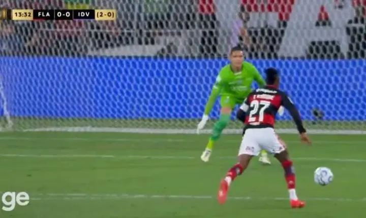 Flamengo empata com Independiente del Valle no Maracanã e carimba última vaga na semifinal da Libertadores