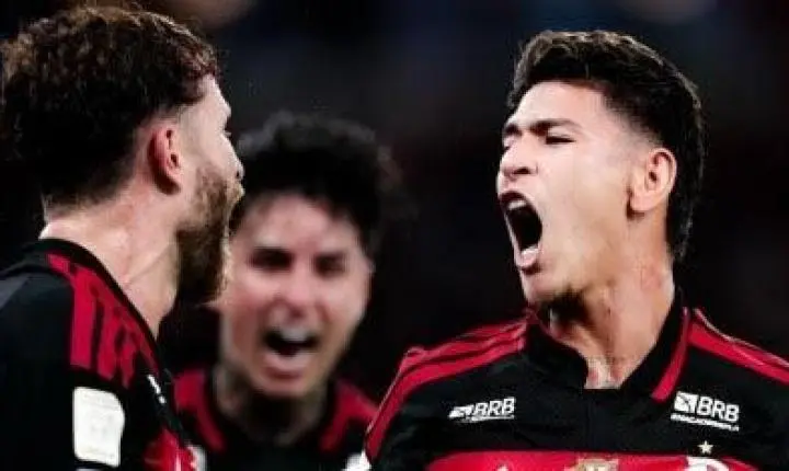 Flamengo vence Atlético-MG na “bacia das almas” com pênalti nos acréscimos e mantém liderança