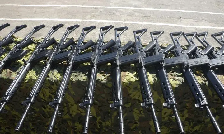 Governo do RJ exige recadastramento de armas de uso restrito da polícia