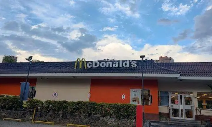 Gerente do McDonald's é amarrada e feita refém durante assalto em Juiz de Fora