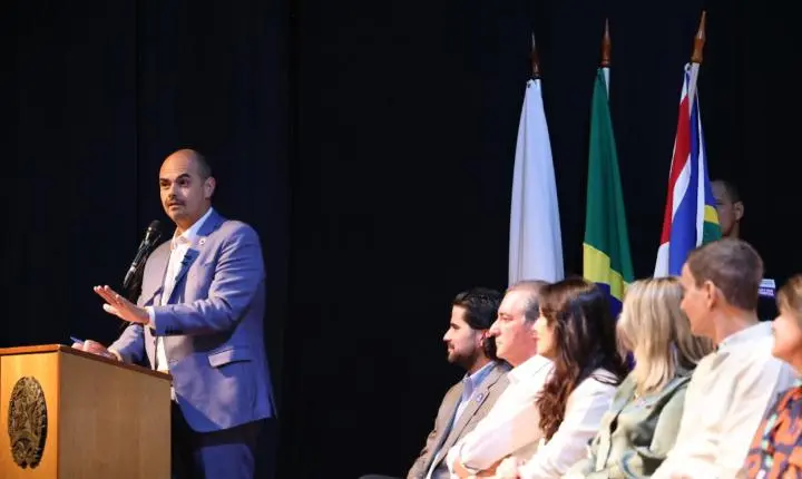 Governador de Minas Gerais cumpre agendas regionais de saúde e segurança pública