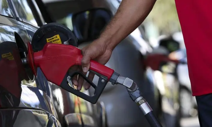 Setor automotivo leva ao adiamento de decisão sobre etanol na gasolina para 32%