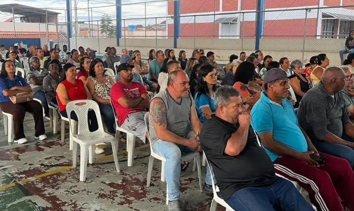 Governo de Minas entrega mais de 140 títulos de regularização fundiária urbana em Barroso