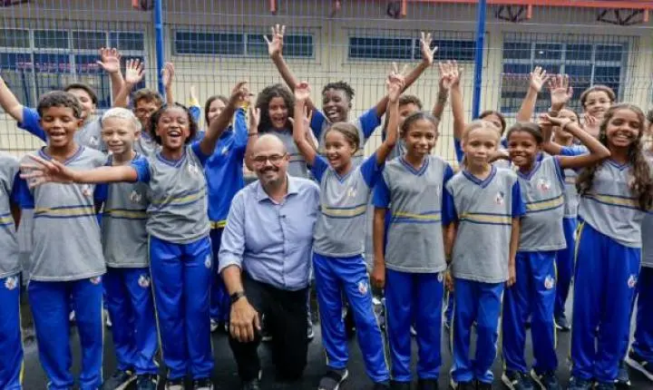Governo de Minas inaugura nova escola municipal em Coronel Fabriciano com recursos do Mãos Dadas