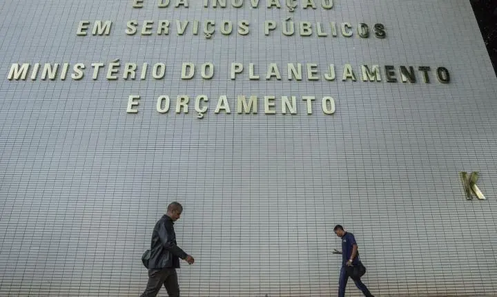 Governo planeja realocar r$ 20 bilhões no orçamento de 2027